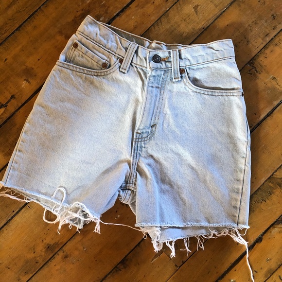 TRADE: Vintage Levi’s shorts - Picture 2 of 4